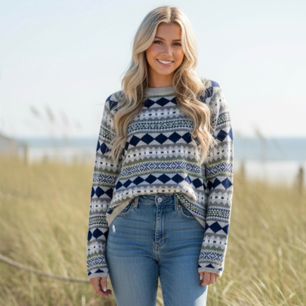NWT Geometric Patterned Sweater - Picture 8 of 9
